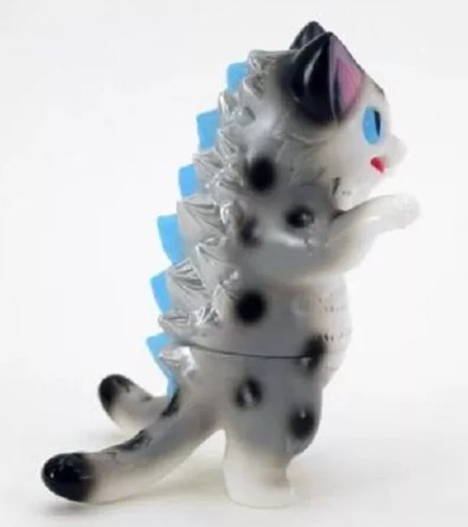 Negora - Snow Leopard figure by Konatsu, produced by Konatsuya. Side view.