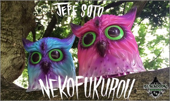 NekoFukurou - SDCC 2014 figure by Jeff Soto, produced by Blackbook Toy. Front view.