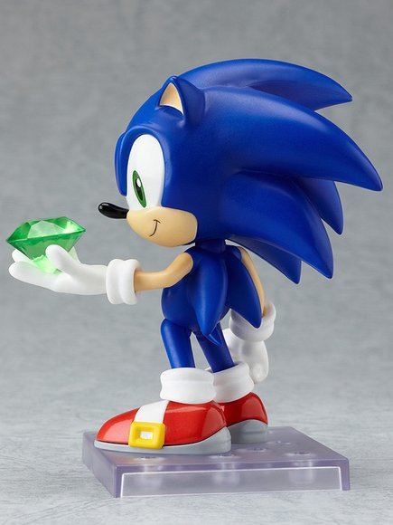 Nendoroid Sonic the Hedgehog figure, produced by Good Smile Company. Side view.