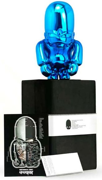 Nothing Toy - Blue figure by Qiu Dechun, produced by Nothing Studio. Front view.