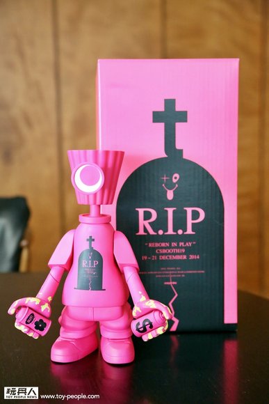 NY Fat - 6x2 R.I.P Pink figure by Michael Lau, produced by Crazysmiles. Front view.
