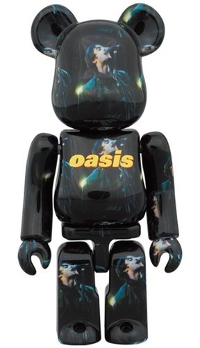 OASIS KNEBWORTH 1996 BE@RBRICK 100％ (Liam Gallagher) figure, produced by Medicom Toy. Front view.