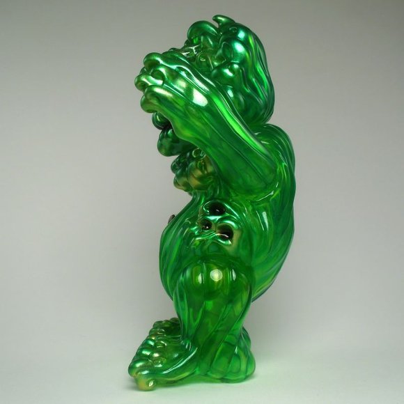 Odoron - Clear Green figure by Kiyoka Ikeda. Side view.
