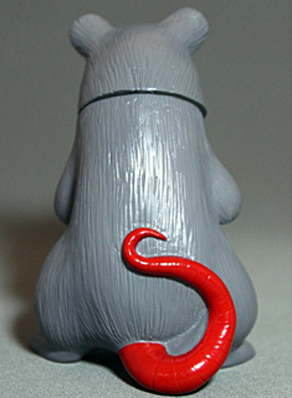 Oh Nezumi figure by Mark Nagata, produced by Max Toy Co.. Back view.