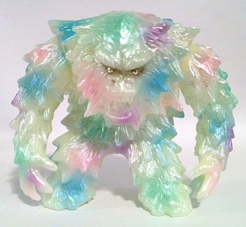 Omega Bigfoot/Yeti Pastel Rainbow figure by Dream Rocket, produced by Dream Rocket. Front view.