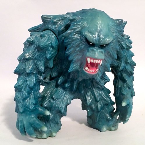Omega Bigfoot/Yeti figure by Dream Rocket, produced by Dream Rocket. Front view.