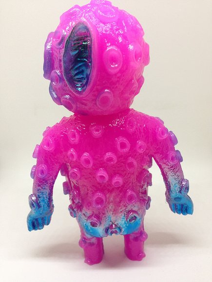OOZY - THE FUTURE figure by Blurble, produced by Blurbleone. Back view.