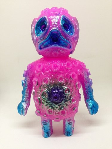 OOZY - THE FUTURE figure by Blurble, produced by Blurbleone. Front view.