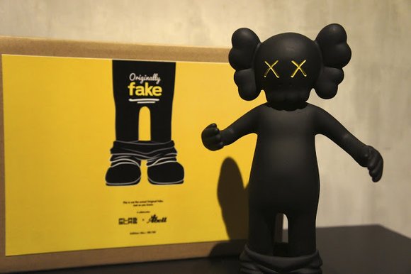 Originally Fake figure by Abell Octovan, produced by Flabslab. Packaging.