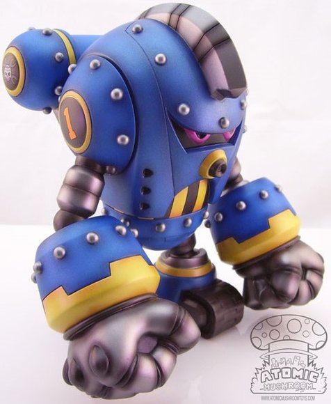 Panzer-Ace Cobalt Knight figure by Robert De Castro, produced by Atomic Mushroom. Side view.