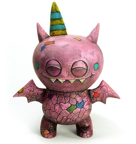Pink Confetti Bat figure by Leecifer. Front view.