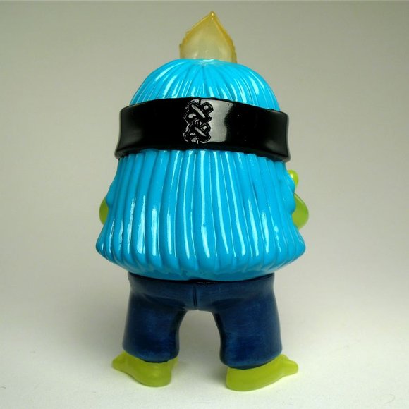 Pocket Cosmic Hobo - Neon Yellow, Light Blue figure by Kiyoka Ikeda. Back view.