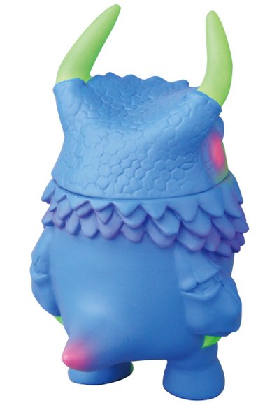 Pogola Chibi figure by Dan Pogola, produced by Medicom Toy. Back view.