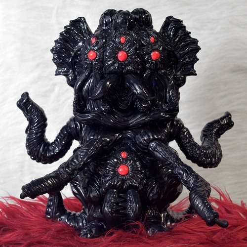 Queen Hagopuss - Black Widow figure by James Sizemore, produced by Wonder Goblin. Front view.