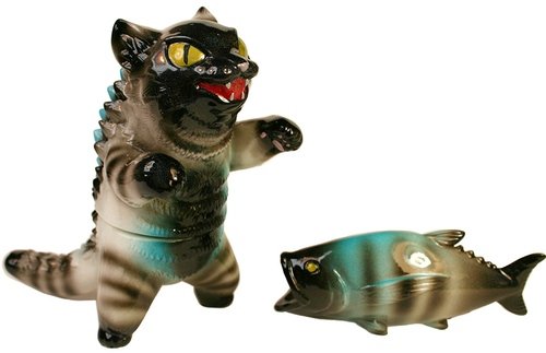 Racoon Kaiju Negora figure by Mark Nagata, produced by Max Toy Co.. Front view.