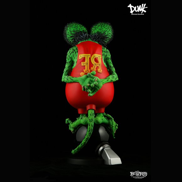 Rat Fink 8Ball sofubi figure by Ed Roth, produced by Dunk. Back view.