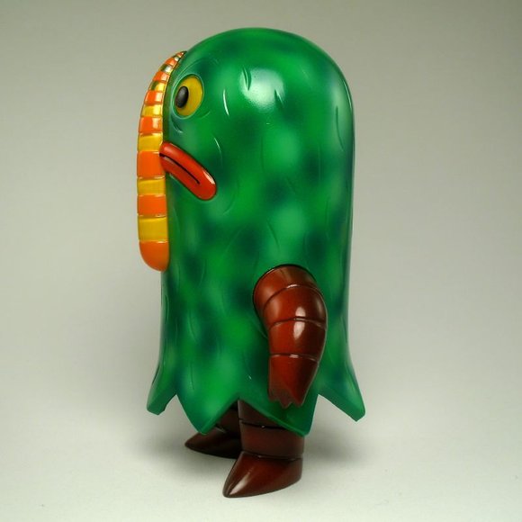 Reche Helper - Green Camo, Brown figure by Kiyoka Ikeda. Side view.