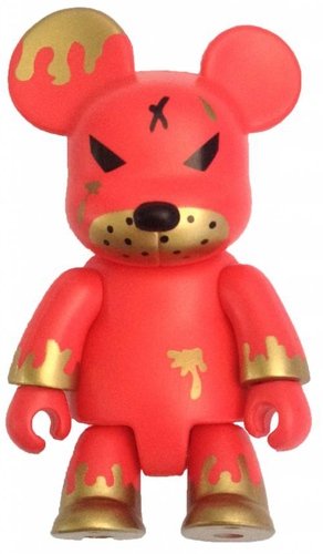 Redrum Bear Smoke Free figure by Frank Kozik, produced by Toy2R. Front view.