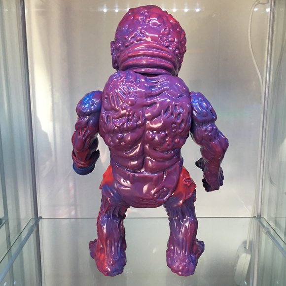 RETROBAND MEATS MUTANT MARBLE V. 2 figure by Aaron Moreno, produced by Unbox Industries. Back view.