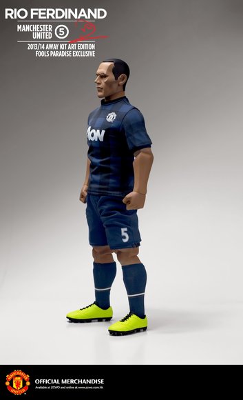 Rio Ferdinand figure by Alan Ng, produced by Zcwo. Side view.