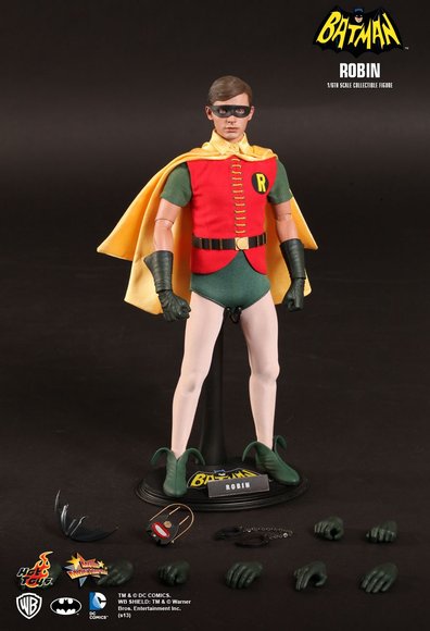 Robin figure by Kojun, produced by Hot Toys. Front view.