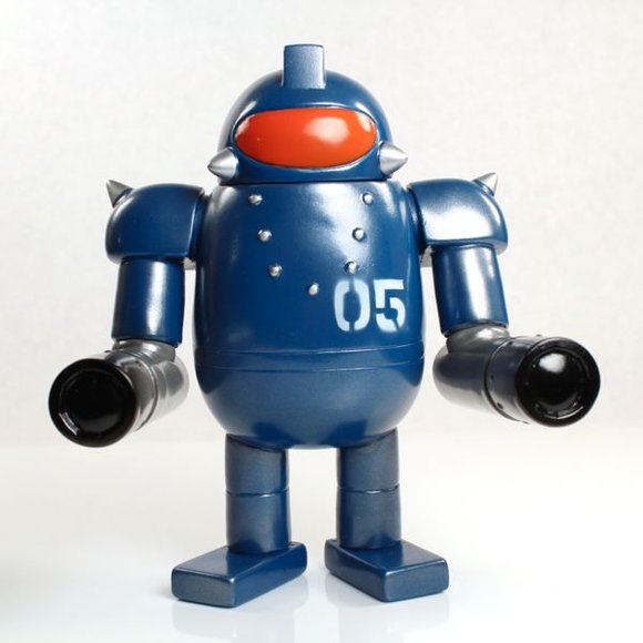 Robot Thirteen - DoubleScud 05 figure by Rumble Monsters, produced by Rumble Monsters. Front view.