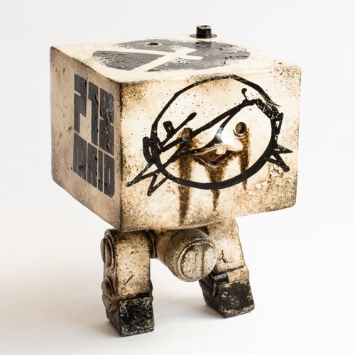 Rothchild Maid P18 Square figure by Ashley Wood, produced by Threea. Front view.
