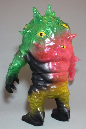 “RRR” (Roots, Rock, Reggae) Kaiju Eyezon figure by Mark Nagata, produced by Max Toy Co.. Back view.