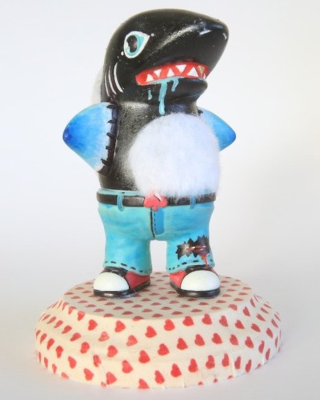 Sampson figure by Love And A Sandwich. Front view.