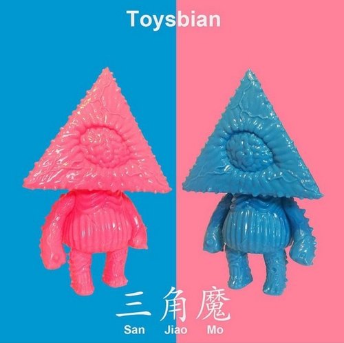 San Jiao Mo figure by Toysbian. Front view.