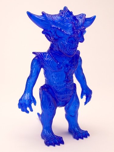 SAPPHIRE APALALA figure by Toby Dutkiewicz, produced by DevilS Head Productions. Front view.