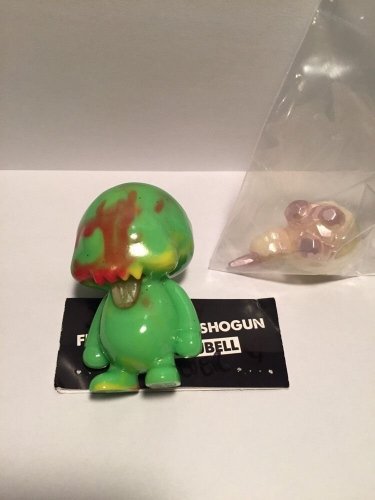 SDCC 2014 1st Green Grody figure by Ferg X Grody Shogun, produced by Lulubell Toys. Front view.
