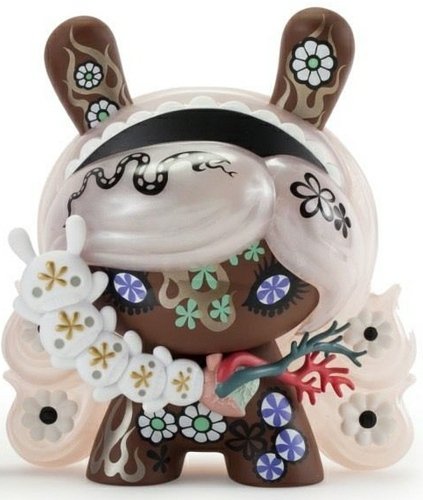 SDCC Berry Chocolate figure by Junko Mizuno, produced by Kidrobot. Front view.