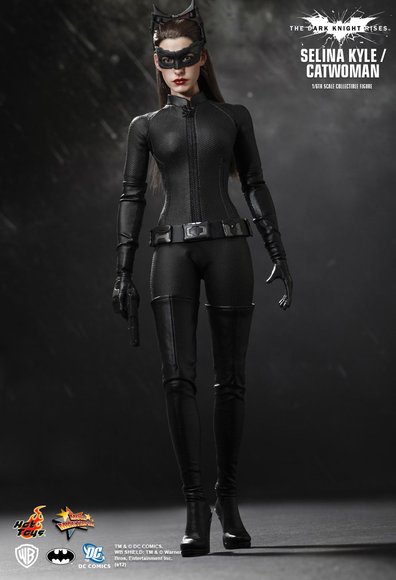 Selina Kyle / Catwoman figure by Kojun, produced by Hot Toys. Front view.