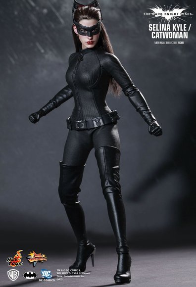 Selina Kyle / Catwoman figure by Kojun, produced by Hot Toys. Front view.