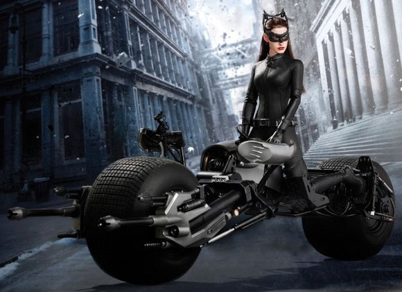 Selina Kyle / Catwoman figure by Kojun, produced by Hot Toys. Front view.