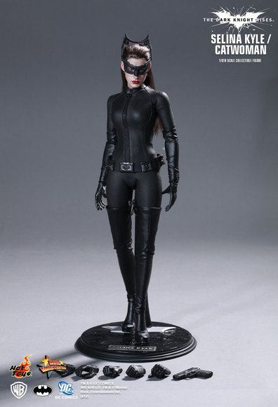 Selina Kyle / Catwoman figure by Kojun, produced by Hot Toys. Front view.