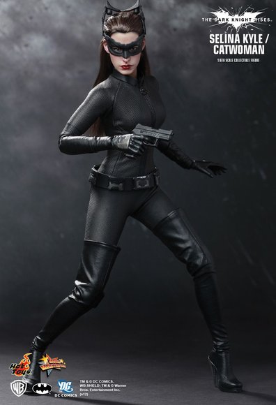 Selina Kyle / Catwoman figure by Kojun, produced by Hot Toys. Front view.