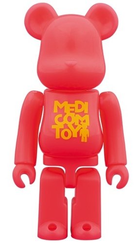 SERIES 37 Release campaign Specianl Edition BE@RBRICK 100% figure, produced by Medicom Toy. Front view.