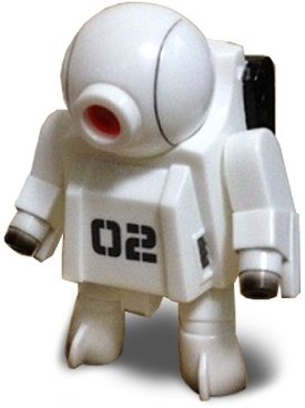 Seven White Fox figure by Rumble Monsters, produced by Rumble Monsters. Front view.