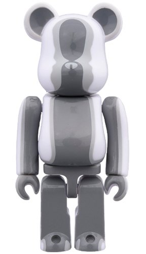 shadow -  behind BE＠RBRICK 100% figure, produced by Medicom Toy. Front view.