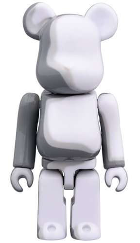 shadow - side BE＠RBRICK 100% figure, produced by Medicom Toy. Front view.