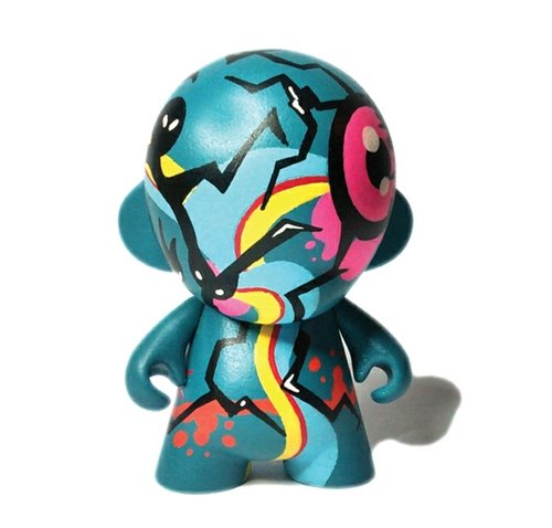 Shadow Flow figure by Zukaty, produced by Kidrobot. Front view.