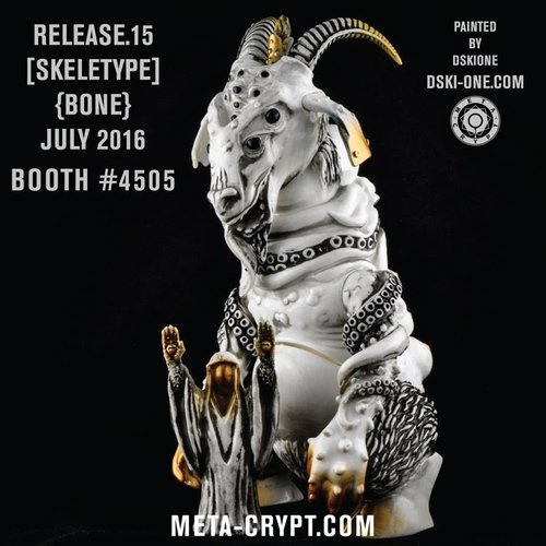 Shub Zeroth release .15 Bone figure by Brian Ewing, produced by Metacrypt. Front view.