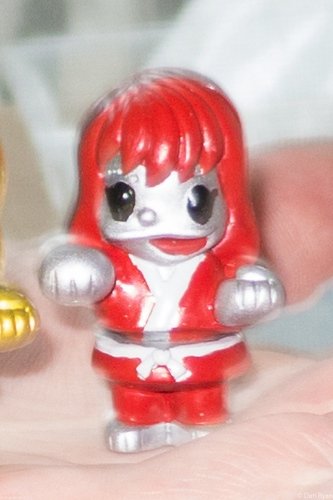 Sister Mayo Karate Style mini sofubi (red) figure by Art Junkie, produced by Rampage Toys. Front view.