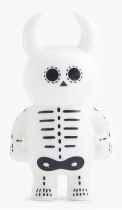 Skeleton Uamou - White w/ Black Print figure by Ayako Takagi, produced by Uamou. Front view.
