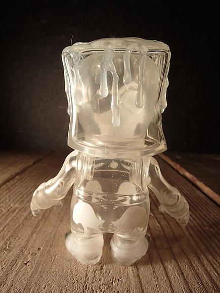 Skull BxBxB - White/Clear figure by Balzac, produced by Secret Base. Back view.