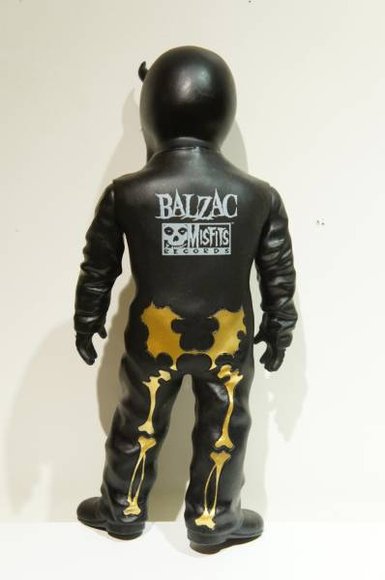 Skullman Balzac x Misfits Records - Gold bones figure by Balzac, produced by Secret Base. Back view.