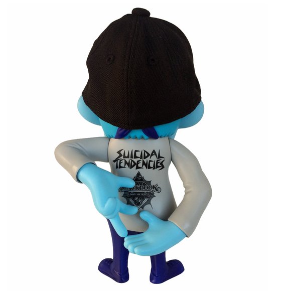SKUM-kun Cyco Blue figure by Knuckle X Suicidal Tendencies, produced by Blackbook Toy. Back view.