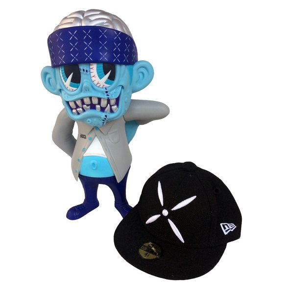 SKUM-kun Cyco Blue figure by Knuckle X Suicidal Tendencies, produced by Blackbook Toy. Front view.